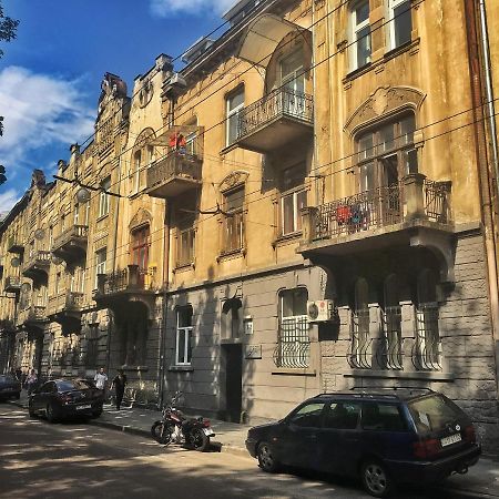 Friends Hostel Lviv Rustaveli str Buitenkant foto