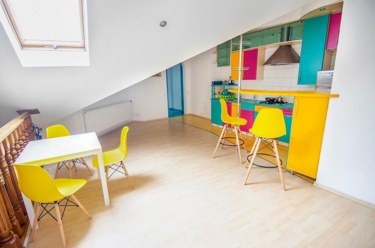Friends Hostel Lviv Rustaveli str Buitenkant foto