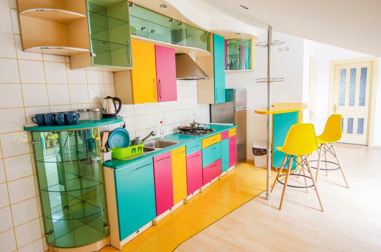 Friends Hostel Lviv Rustaveli str Buitenkant foto