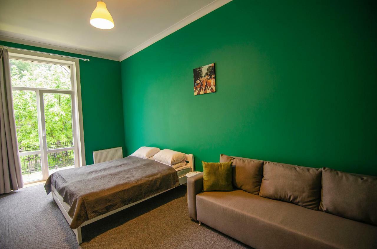 Friends Hostel Lviv Rustaveli str Buitenkant foto