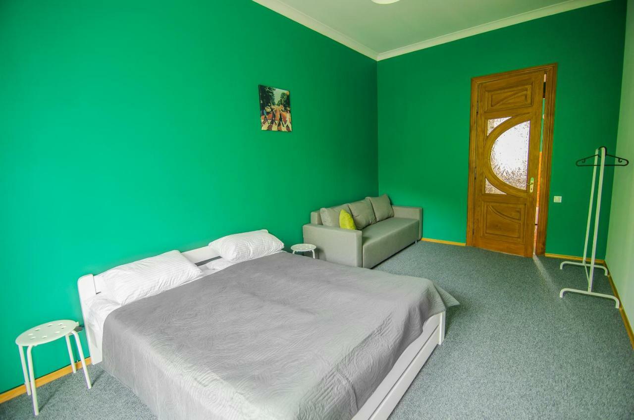 Friends Hostel Lviv Rustaveli str Buitenkant foto